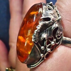 Amber Sterling Ring 8.5 Lots of silver leaves and vines on setting.